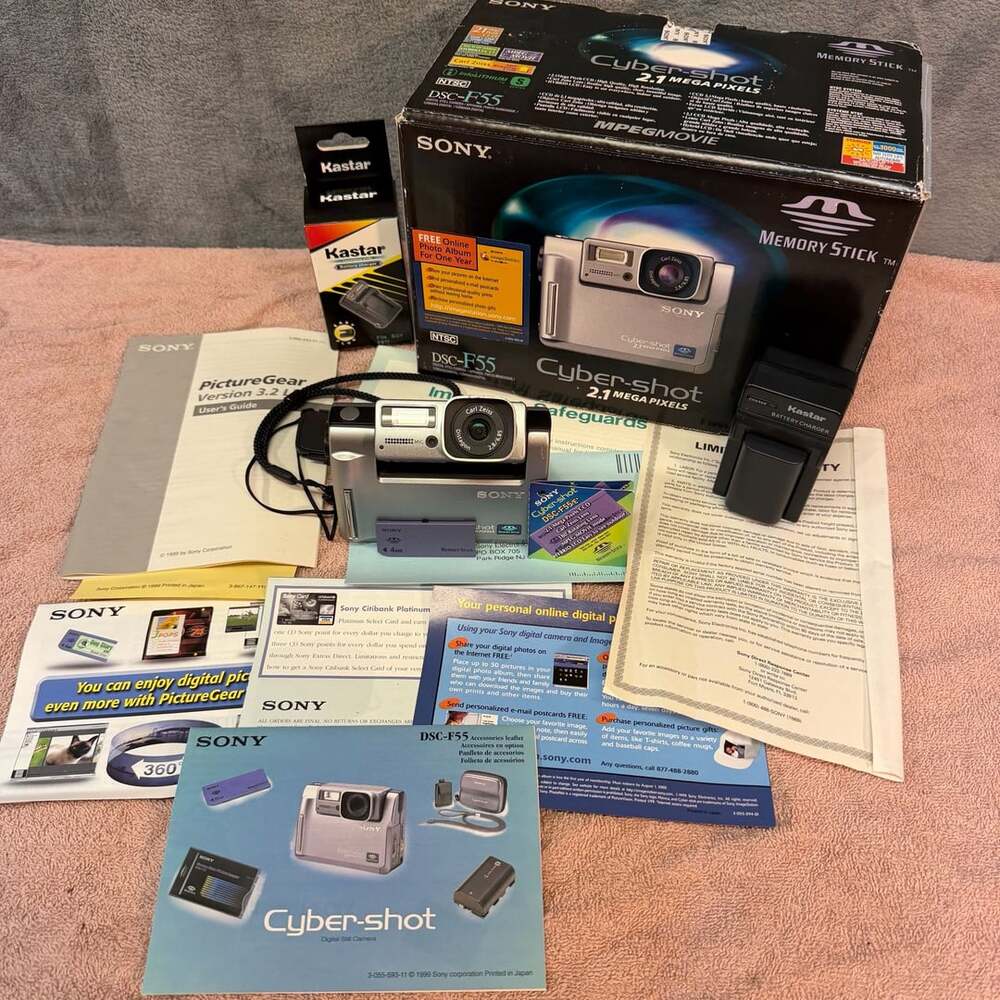 Untested Sony Cyber-Shot DSC-F55 Digital Camera Boxed Set 4MB card